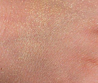 Brush & Shimmering Gold Powders