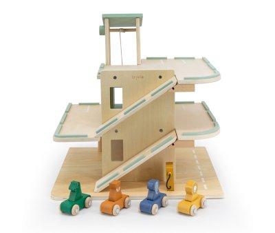 Garage Wood Animals