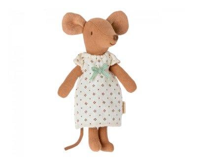 Big Sister Mouse em uma caixa de fsforos