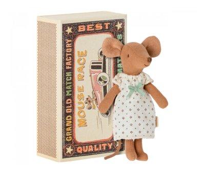 Big Sister Mouse em uma caixa de fsforos