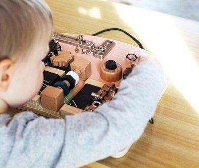 Motor Skills Board Locking and Rotation