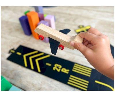 Flexible Airplane Track