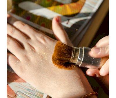 Brush & Shimmering Gold Powders