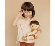 Mueca Dinkum Doll Peanut