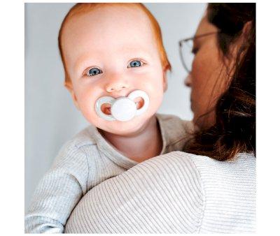 2 Anatomical Pacifiers Day & Night Yellow and Spiral