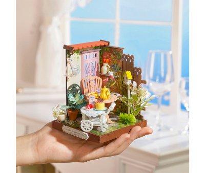 Maquette Miniature Fancy Tea Yard