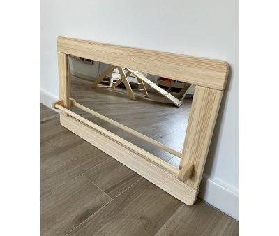 Espejo Montessori Grande con Barra de Madera